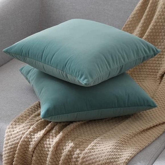 Set of 2 Aqua Blue Soft Velvet Pillow Covers 18 Inch Turquose Pillows Square Zip - Picture 3 of 10